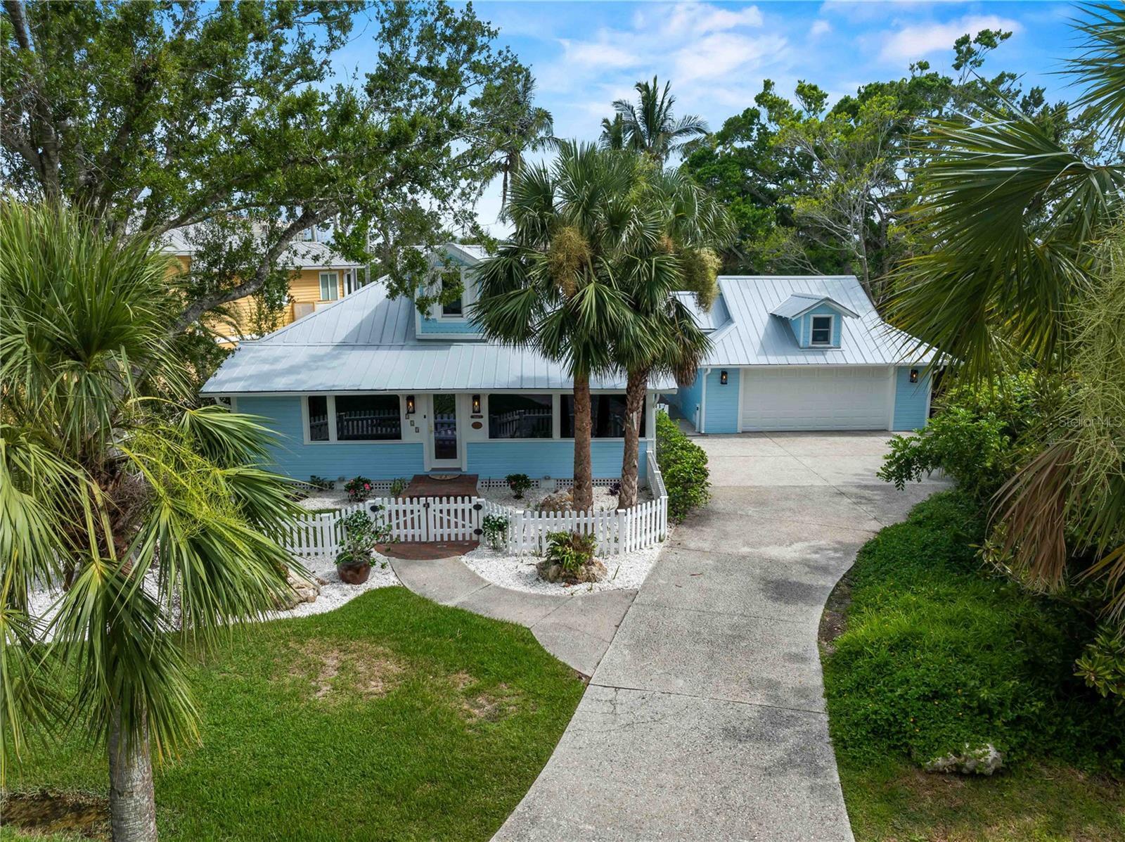 Property Photo: 713 Eagle Point Drive FL 34285