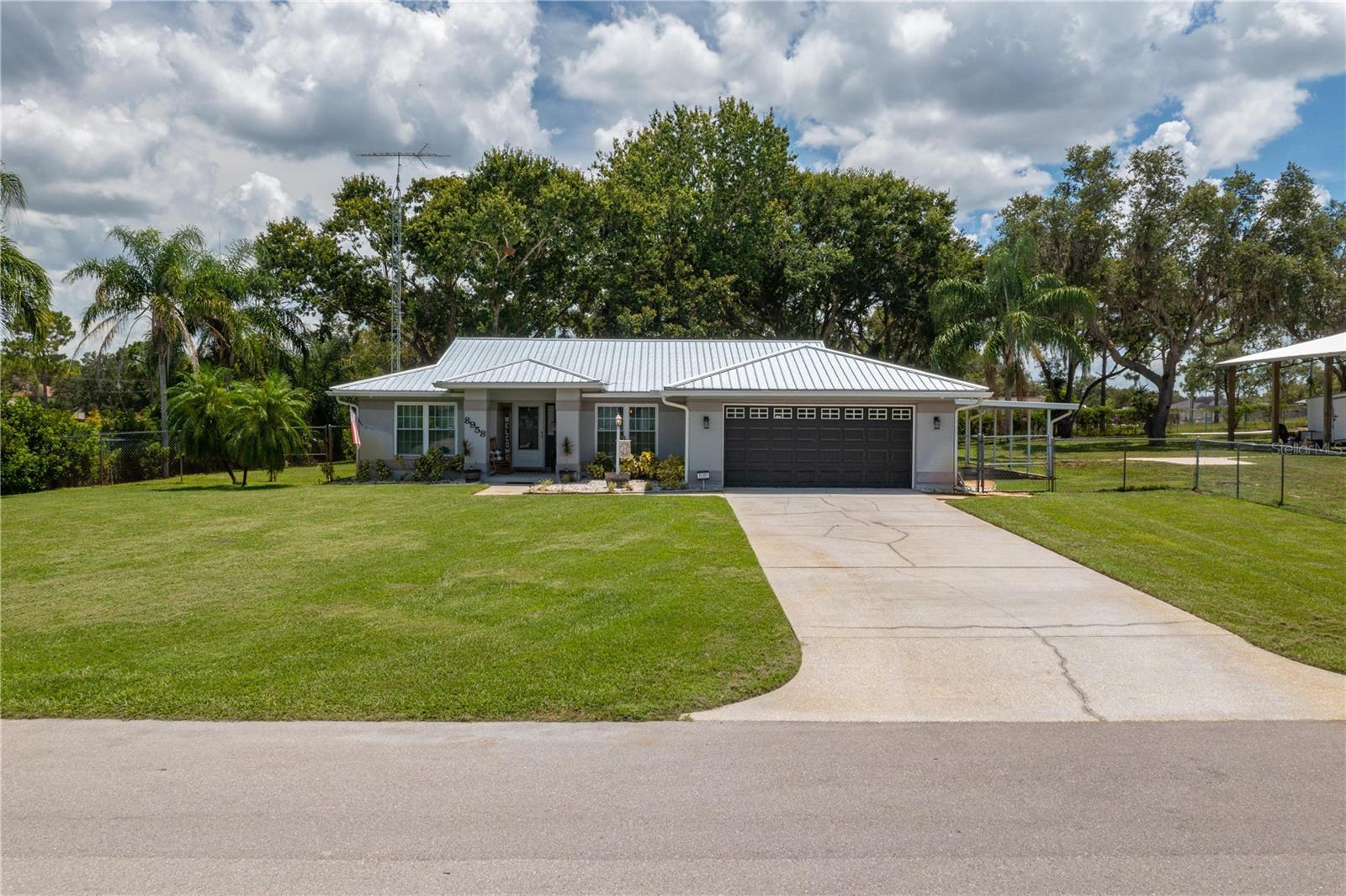 Property Photo:  8958 Cypresswood Drive  FL 33898 