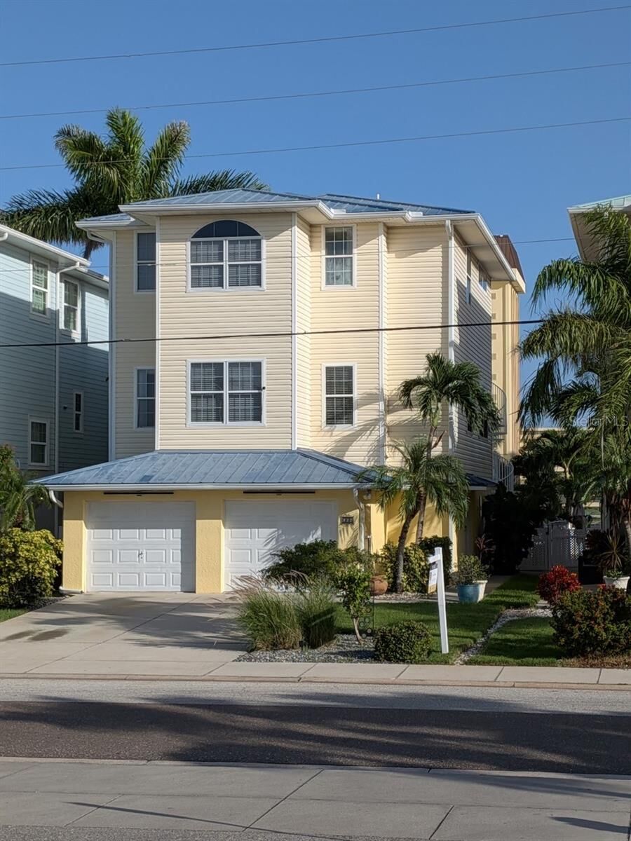 Property Photo: 668 American Legion Drive FL 33708