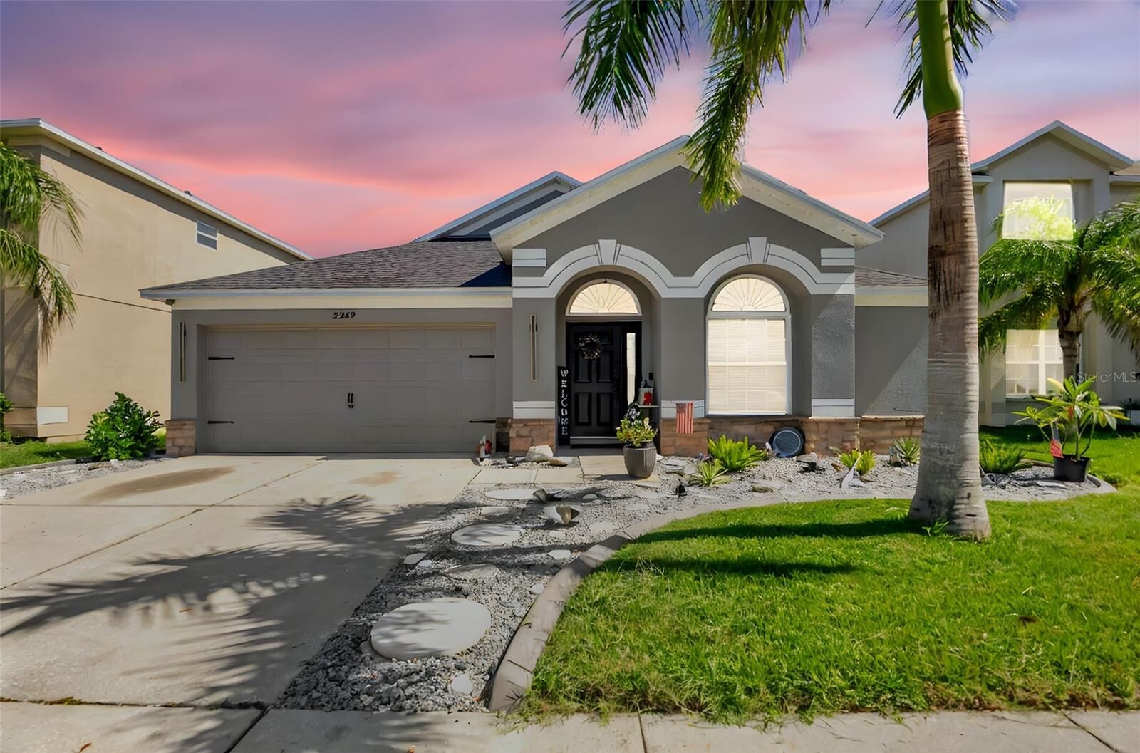 Property Photo:  2239 Roanoke Springs Drive  FL 33570 
