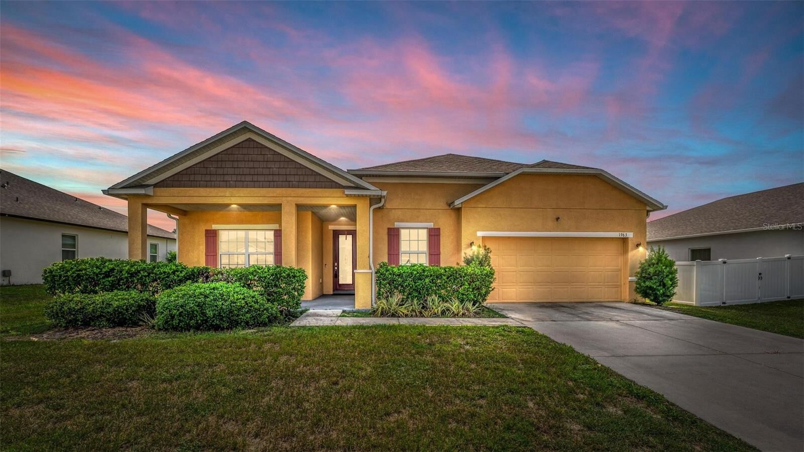 Property Photo:  1963 Bell Creek Loop  FL 34731 