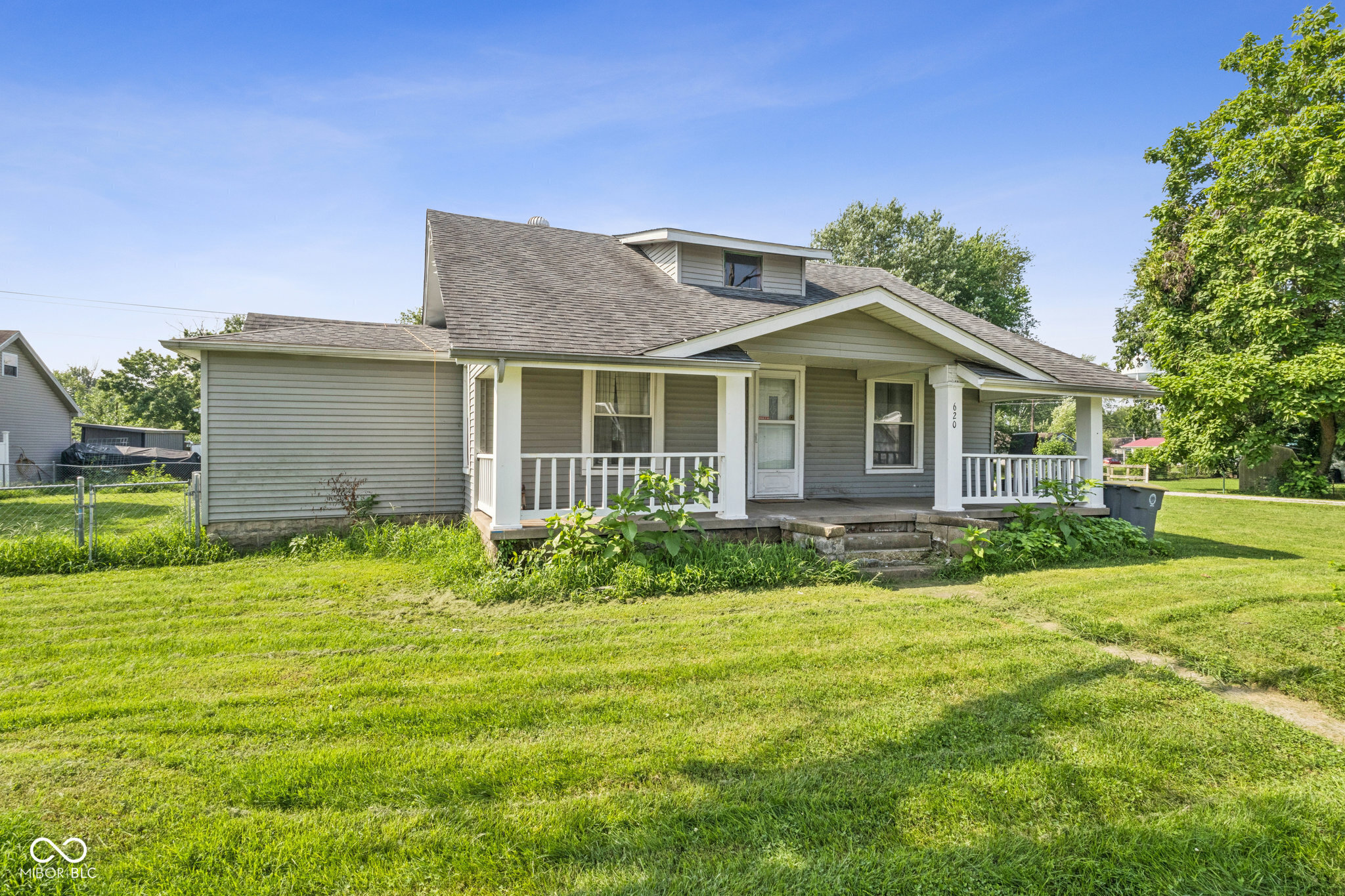 Property Photo:  610 E 10th Street  IN 47274 