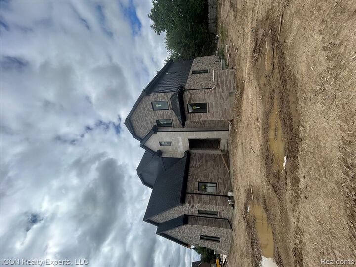Property Photo:  5321 Rochester Road  MI 48058 