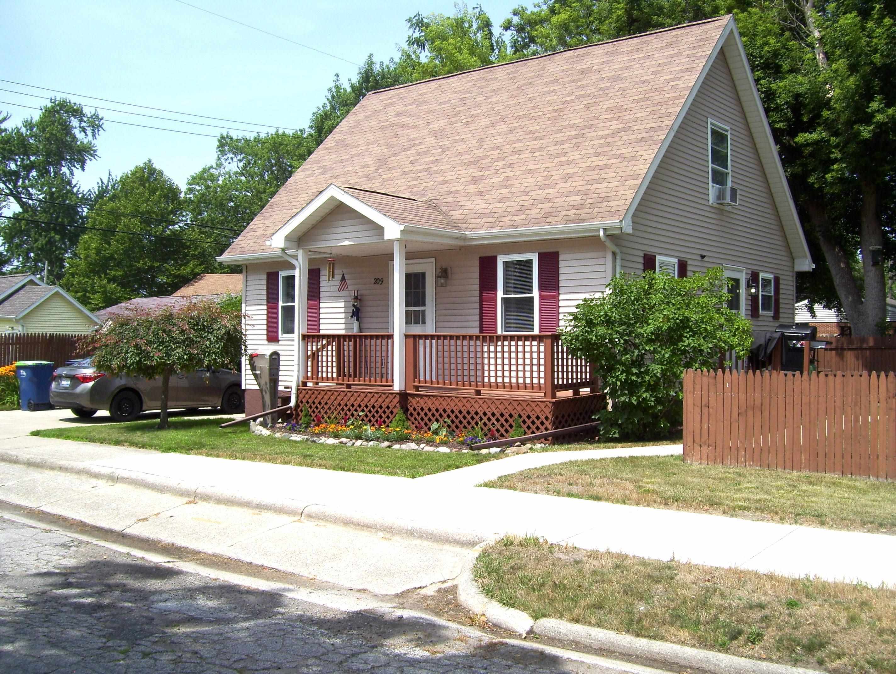 Property Photo: 209 19th Street MI 48708