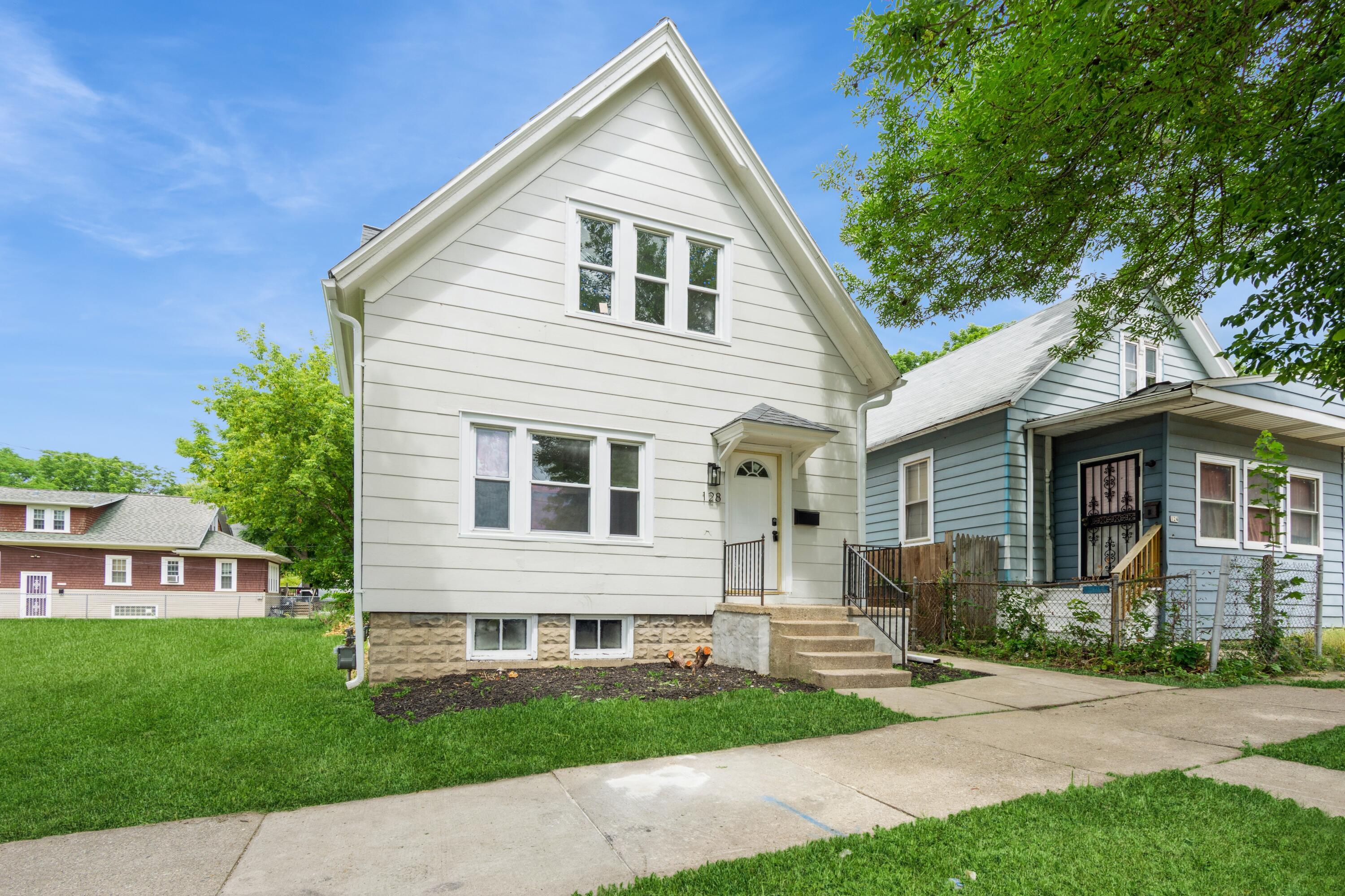Property Photo: 128 W Hadley St WI 53212