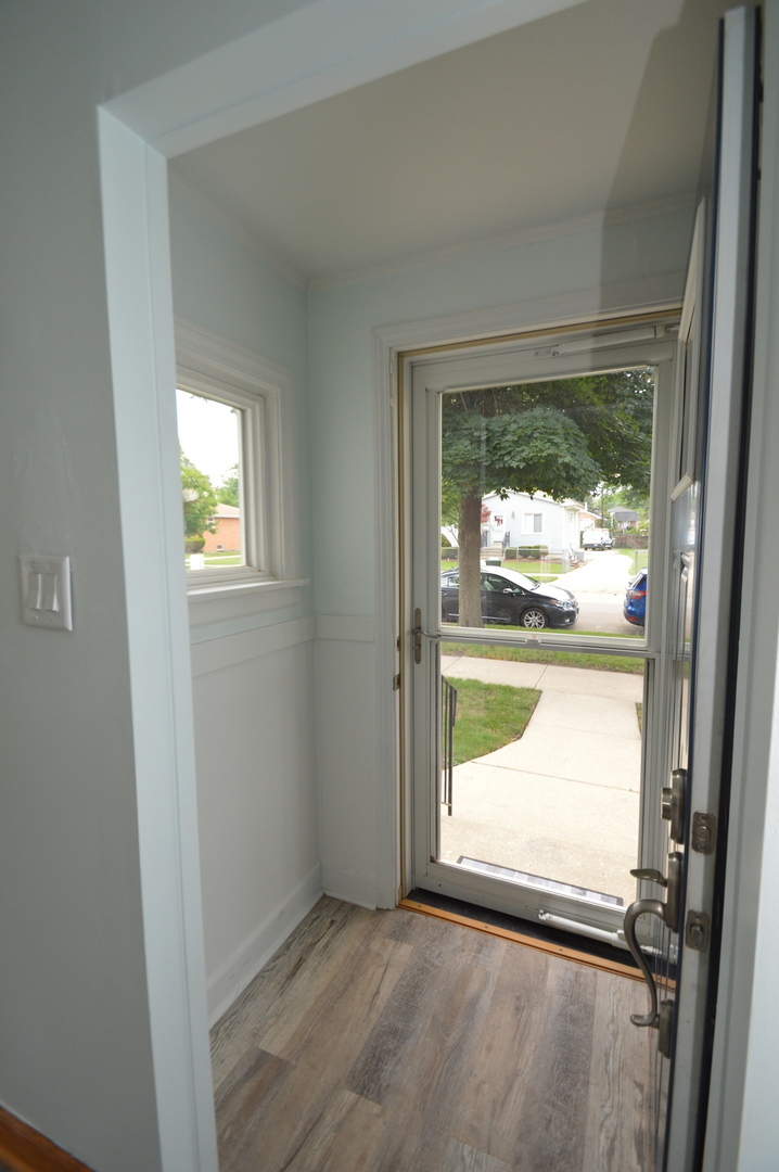 Property Photo: 1529 N 33rd Avenue IL 60160