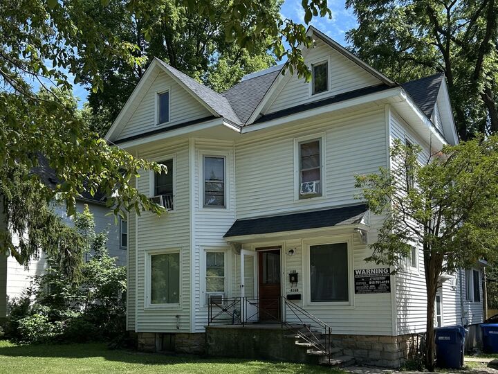 416 College Avenue  Dekalb IL 60115 photo