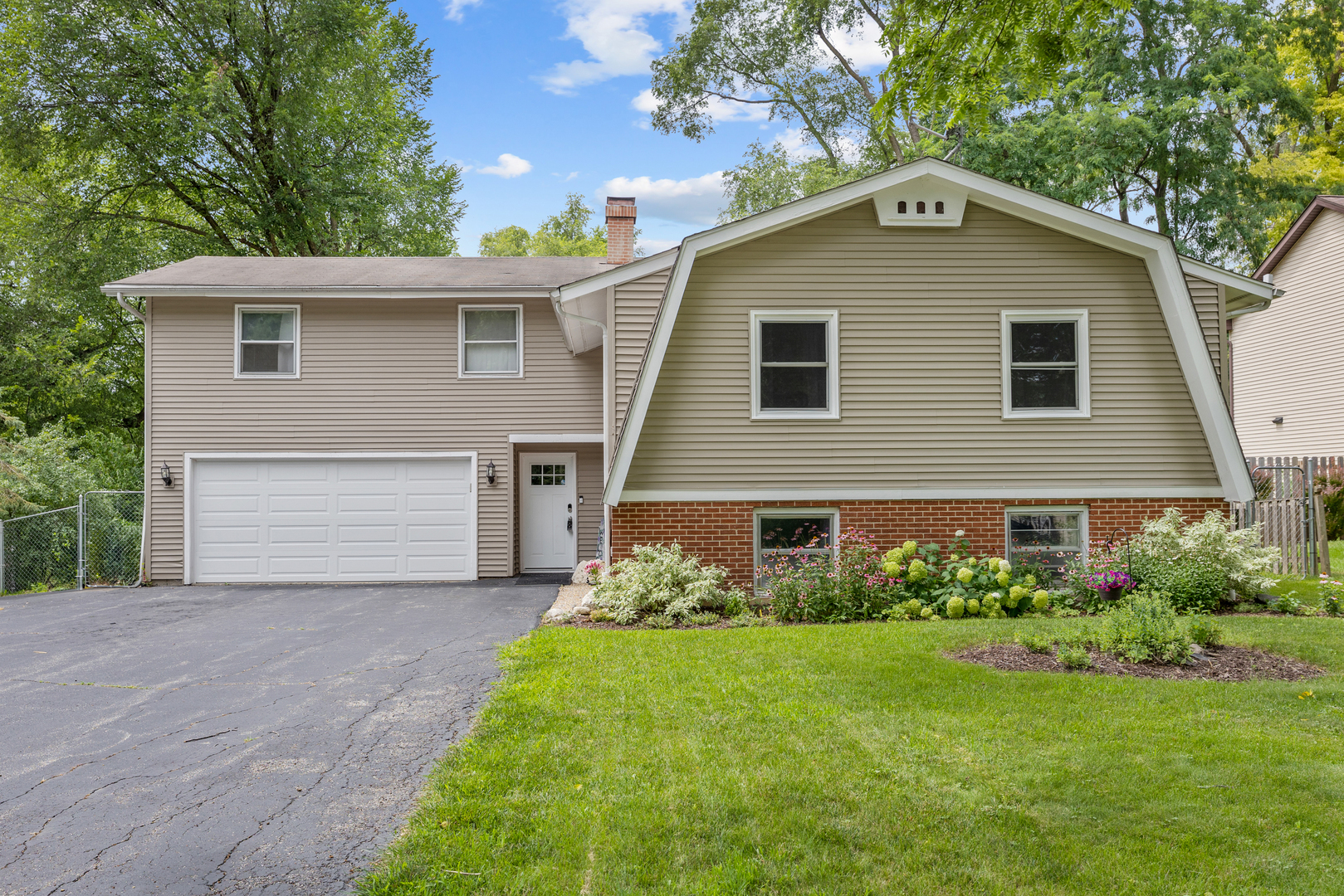 3217 Midway Drive  Island Lake IL 60042 photo