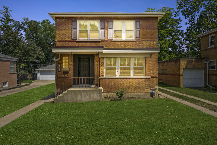 Property Photo: 1847 Newcastle Avenue IL 60154