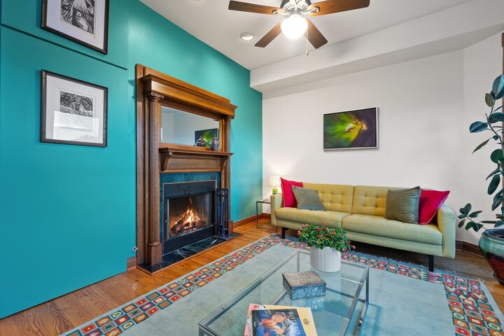 Property Photo: 4711 N Dover Street 3S IL 60640