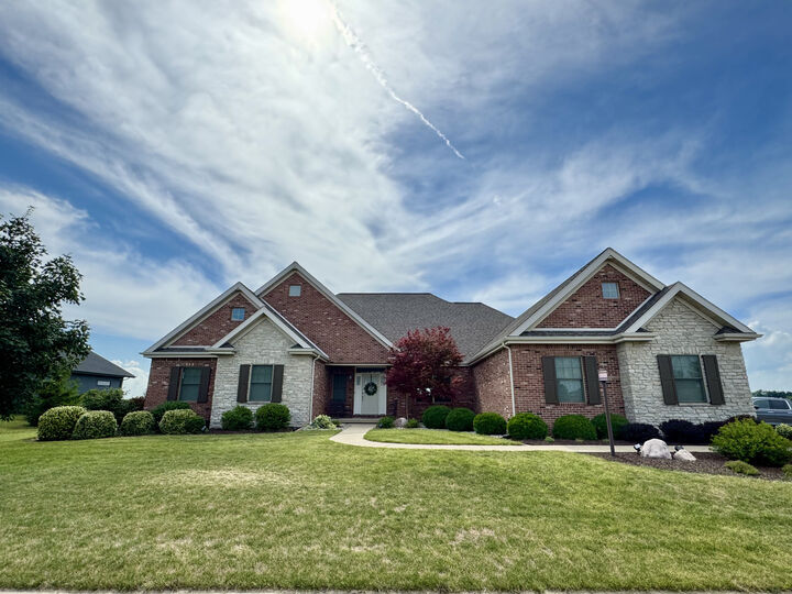 Property Photo: 1409 Yorkshire Drive IL 61874