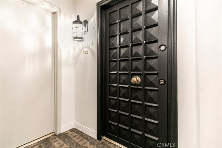 Property Photo:  6700 Hillpark Drive 302  CA 90068 