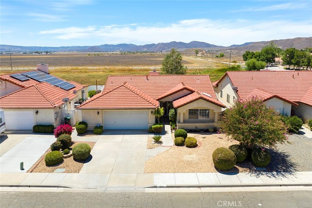 Property Photo: 1657 Malachite Street CA 92543