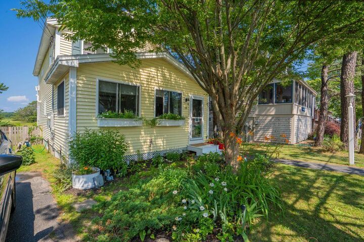 Property Photo: 18 Camp Ellis Avenue ME 04072