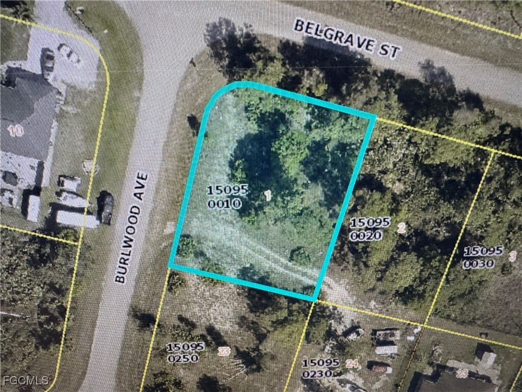 Property Photo: 1256 Belgrave Street FL 33913