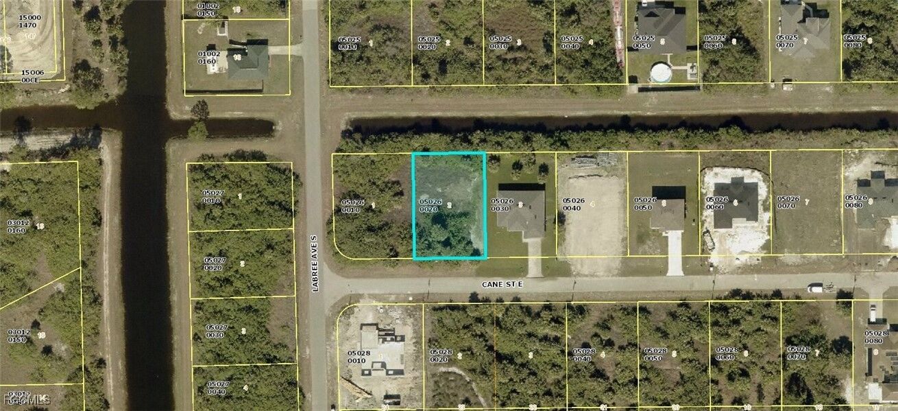 Property Photo: 715 Cane Street E FL 33974