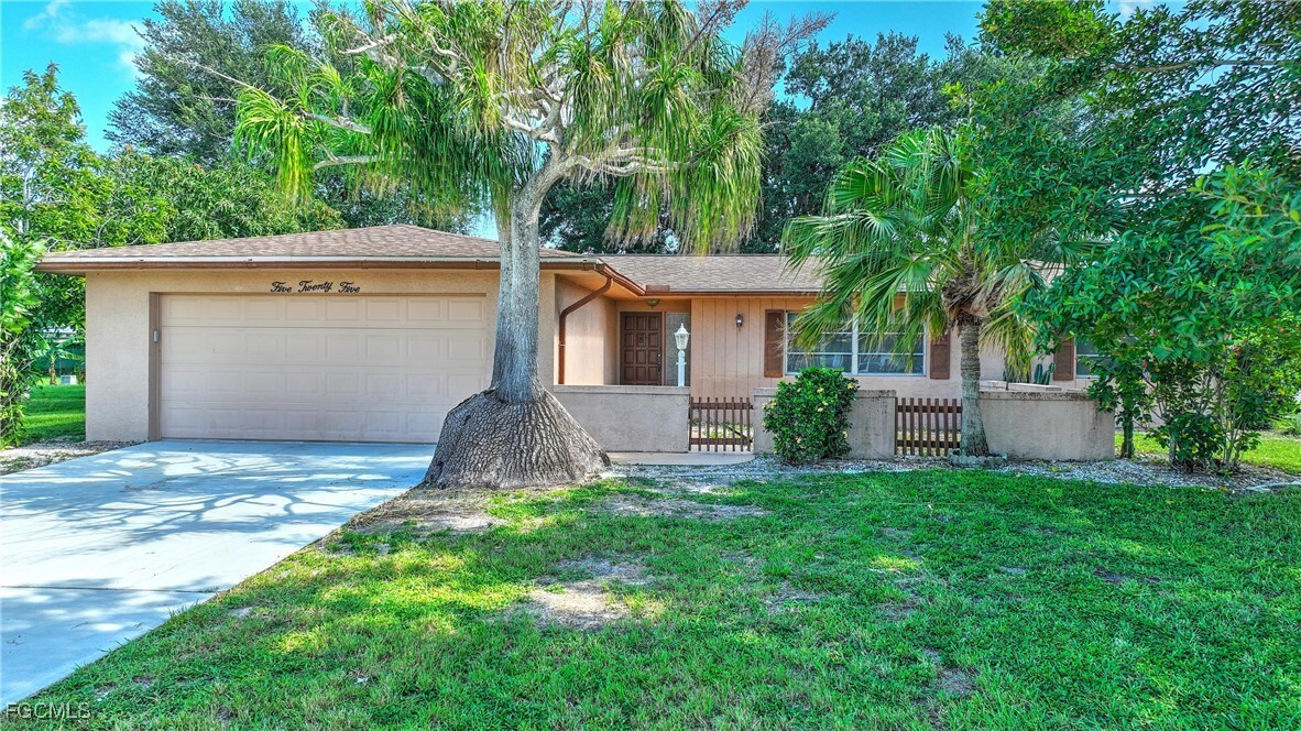 Property Photo:  525 Shadyside Street  FL 33936 