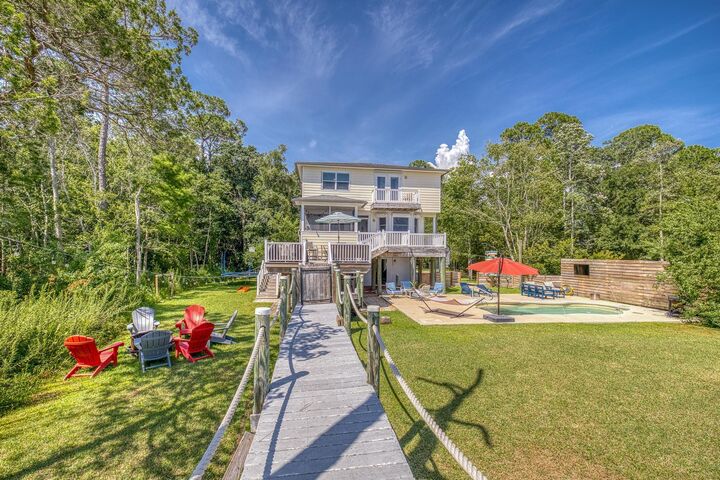 Property Photo:  7121 Wells Avenue  FL 32566 