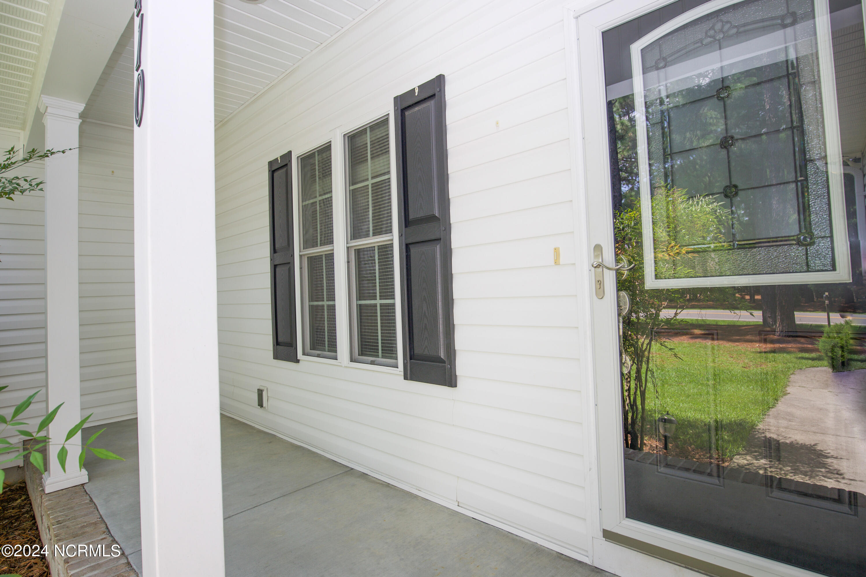 Property Photo: 1410 Longleaf Drive E NC 28374