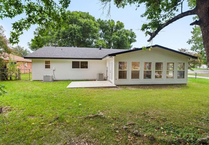 Property Photo: 555 Lenwood Drive LA 70458