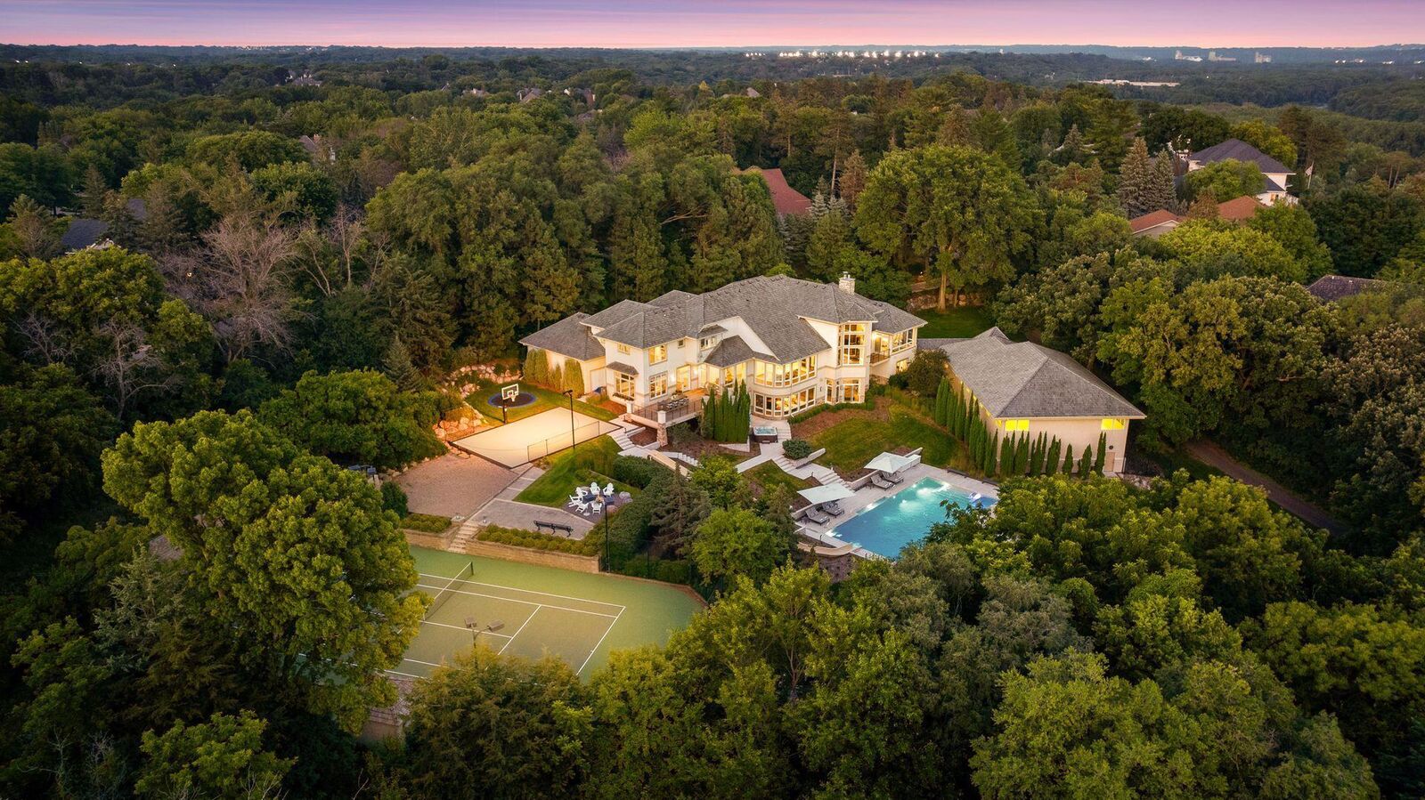 Property Photo: 11068 Bell Oaks Estate Road MN 55347