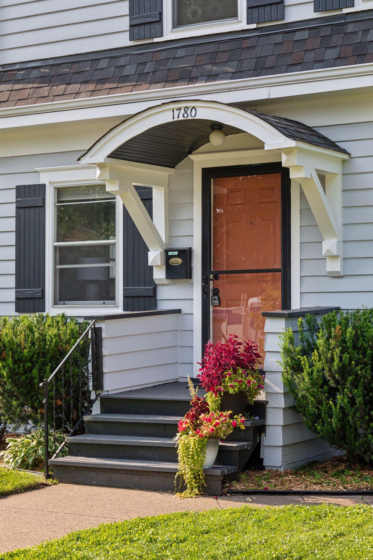 Property Photo:  1780 Jefferson Avenue  MN 55105 