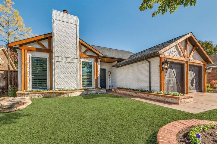 Property Photo: 6928 Mountain Cedar Lane TX 75236