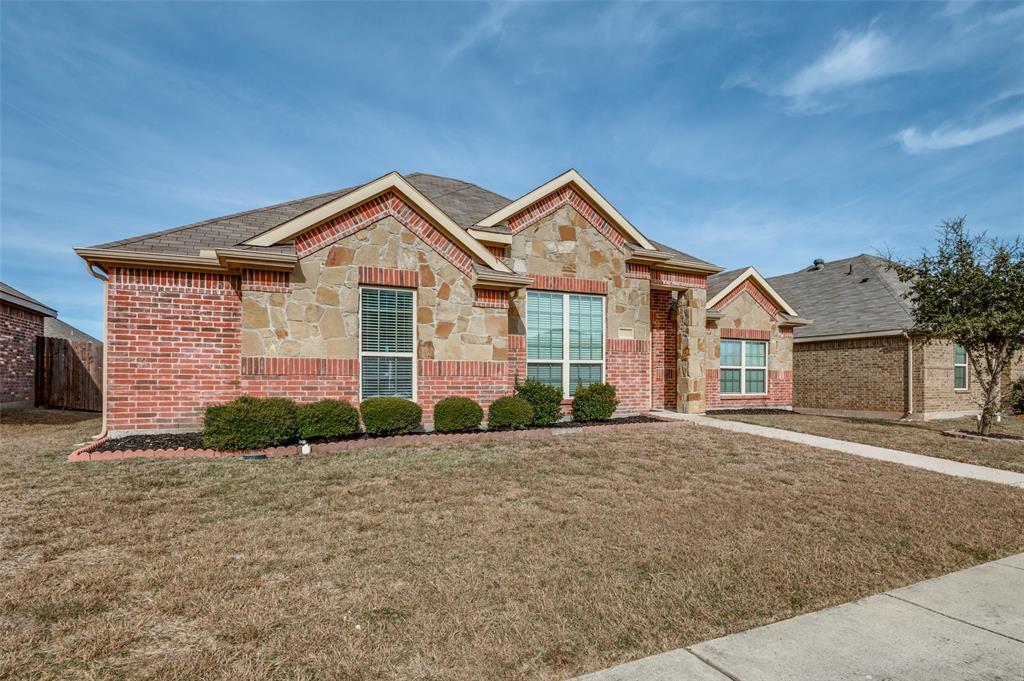 Property Photo: 1933 Rainwater Way TX 75146