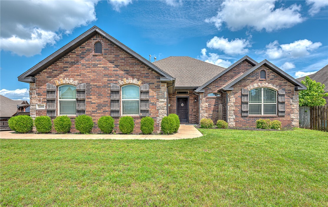 Property Photo: 2342 N Cornwall Avenue AR 72704