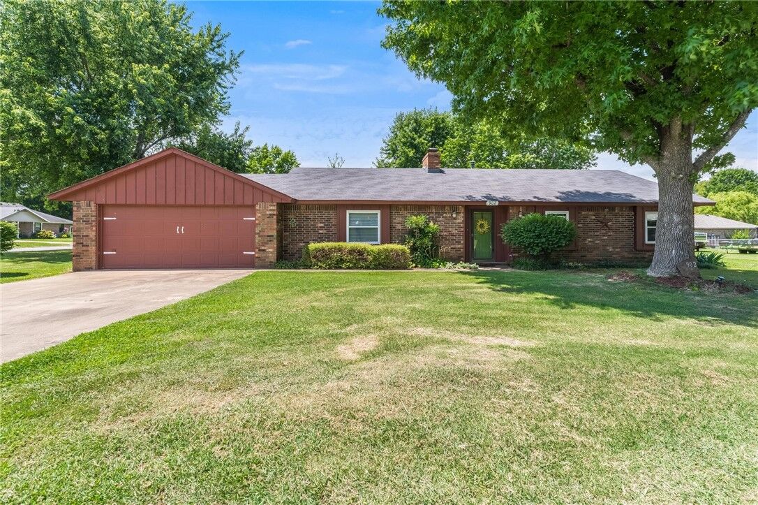Property Photo:  902 Dogwood Lane  AR 72753 