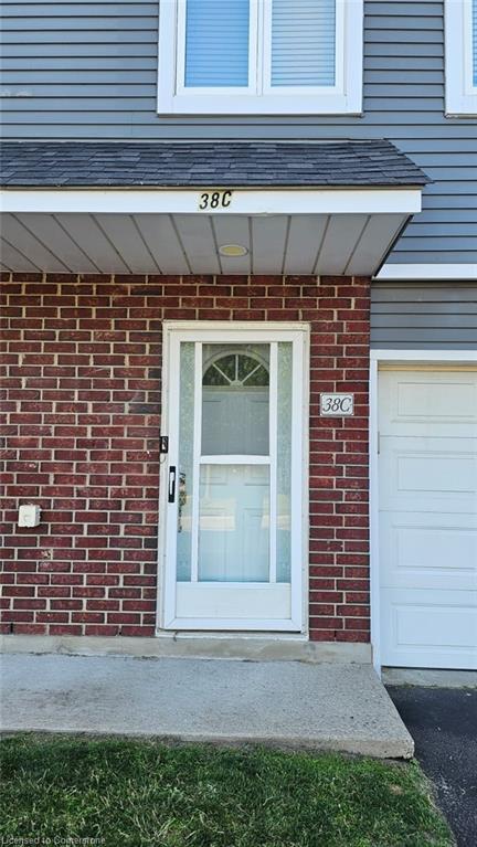 38 Harris Avenue C  Brantford ON N3R 2E9 photo