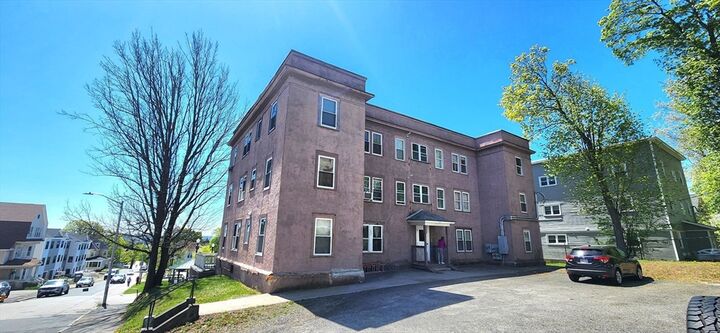 Property Photo: 11 Mount Vernon Street MA 01605
