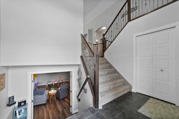 Photo de la propriété:  5209 33A Avenue  AB T4V 4E2 