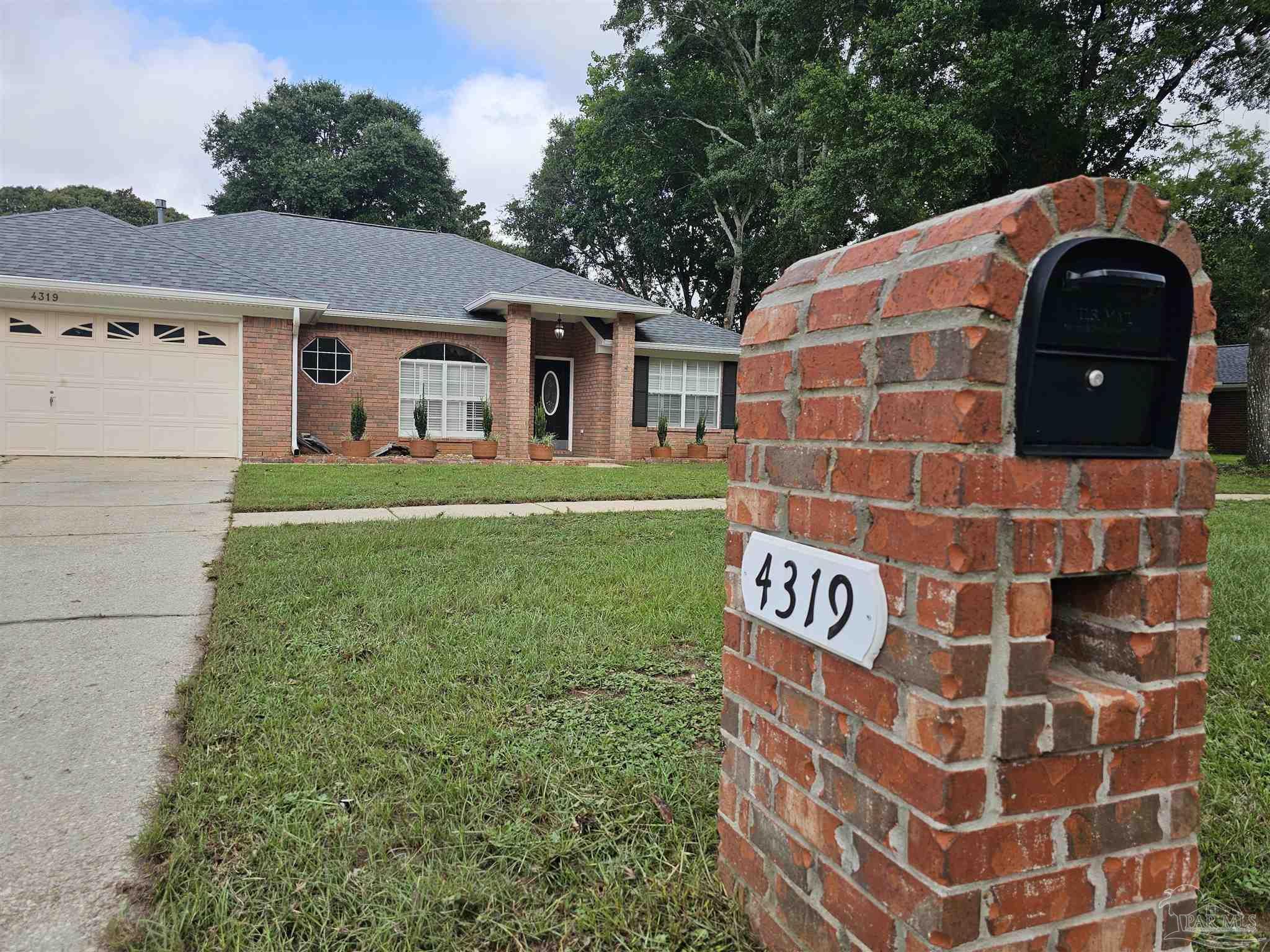 Property Photo: 4319 Bayou Ridge Dr FL 32571