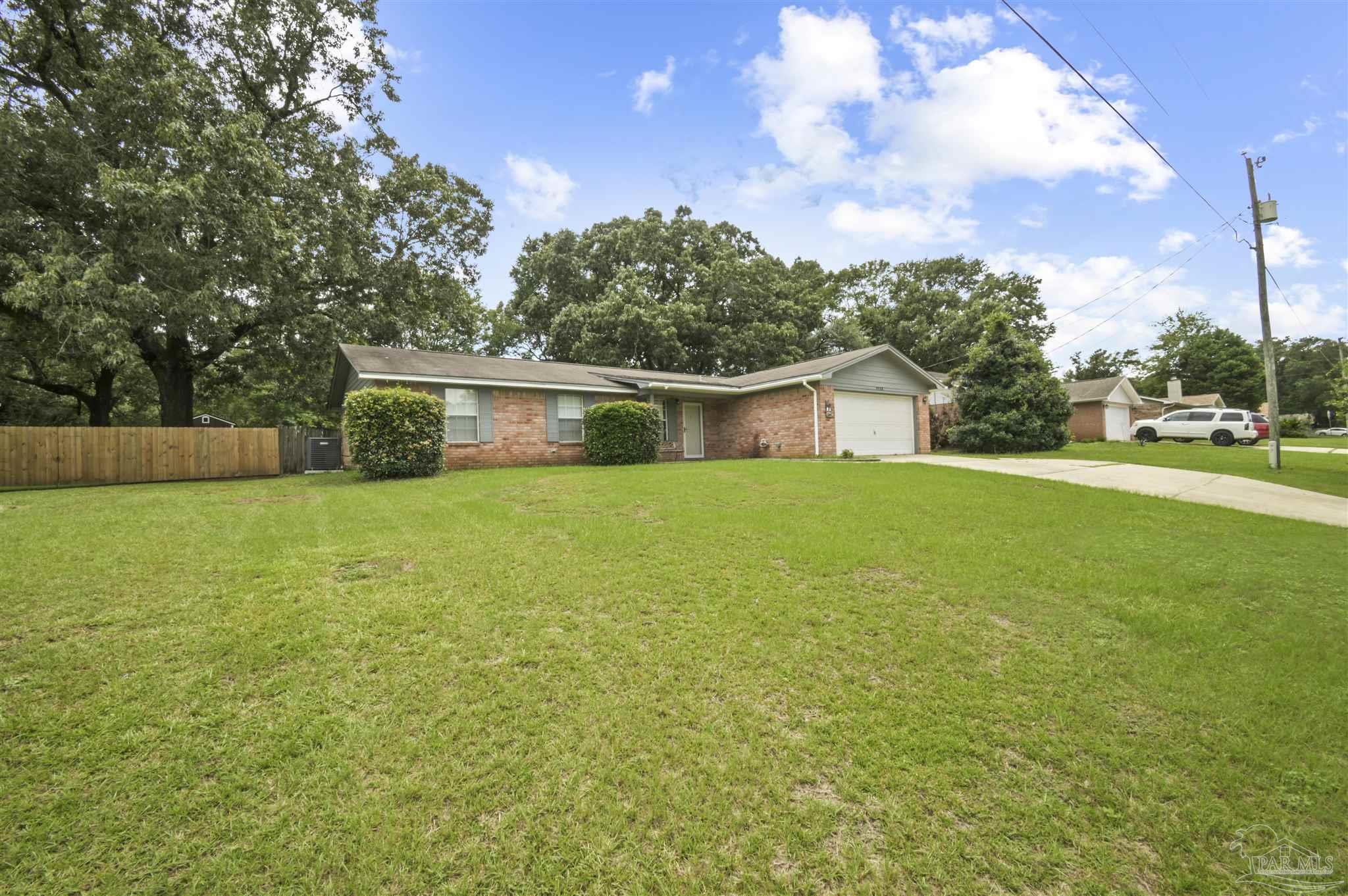 Property Photo:  4408 Chantilly Way  FL 32583 
