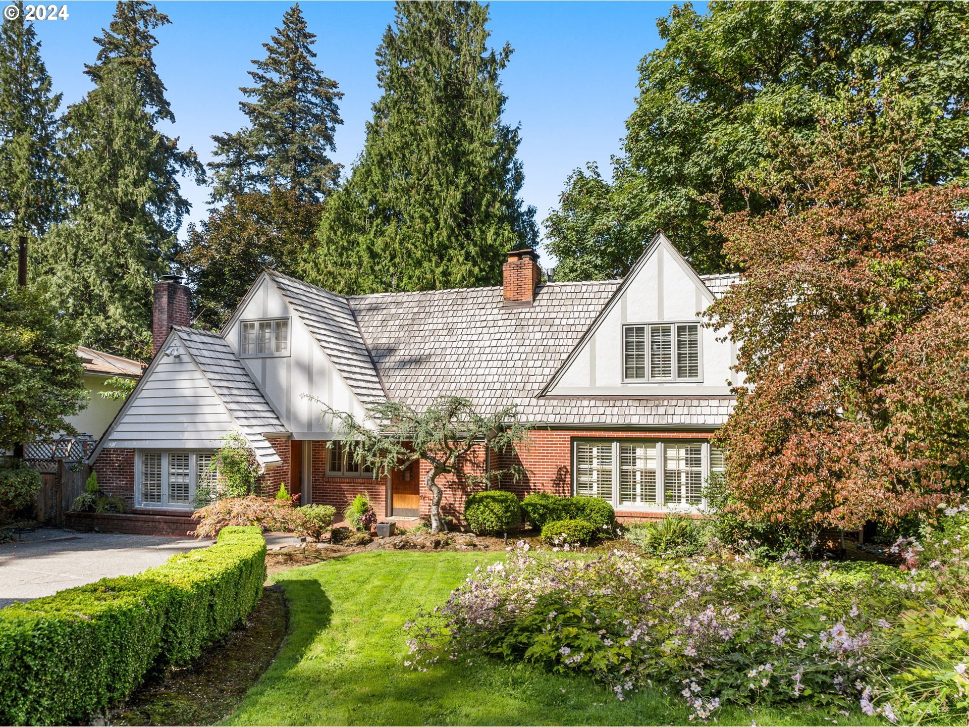 Property Photo: 17447 Blue Heron Rd OR 97034