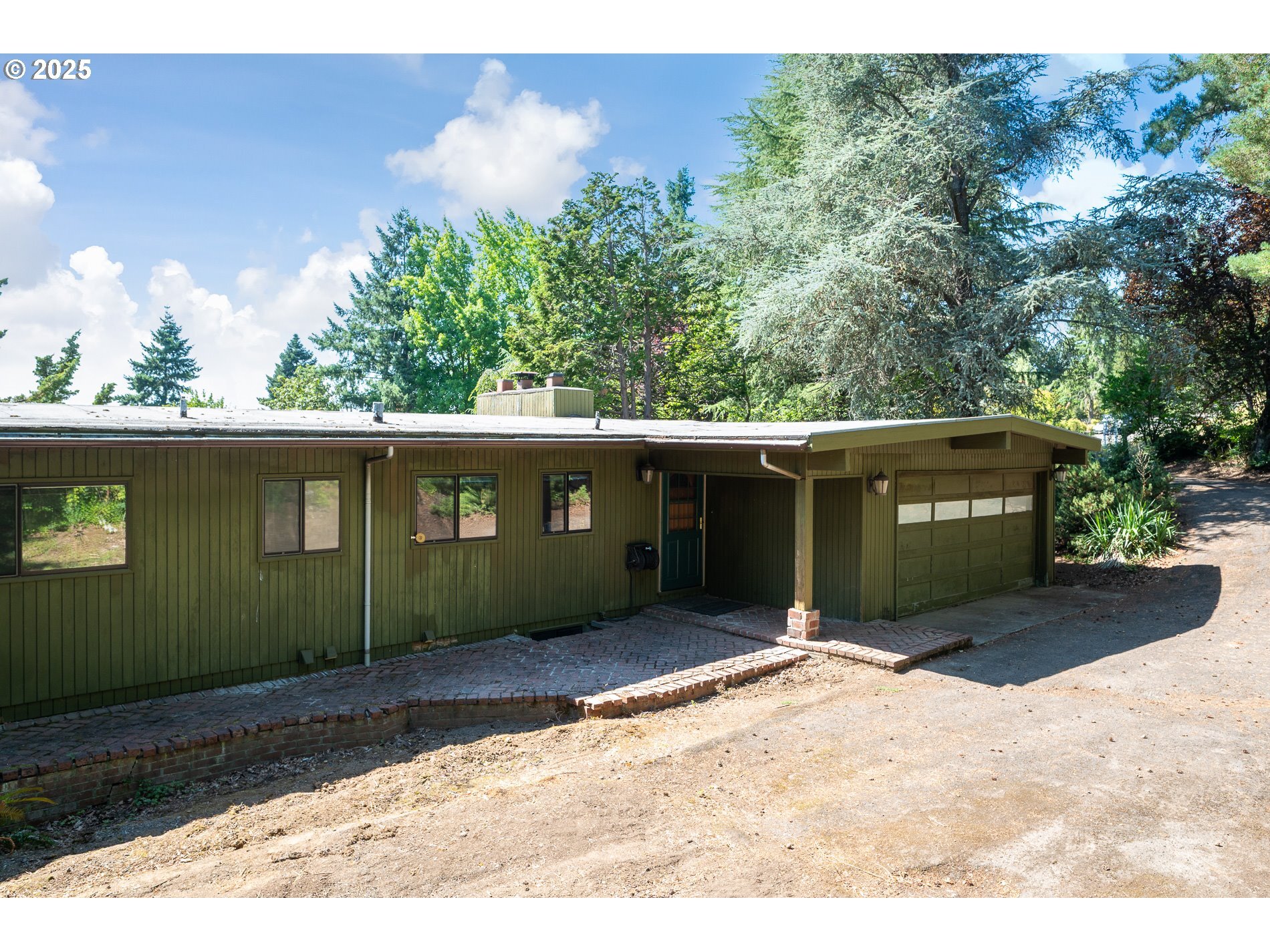 Property Photo:  10686 SE Idleman Rd  OR 97086 