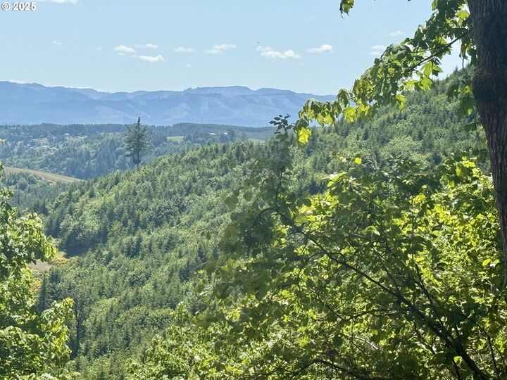 Property Photo: 11896 SW Dupee Valley Rd OR 97128