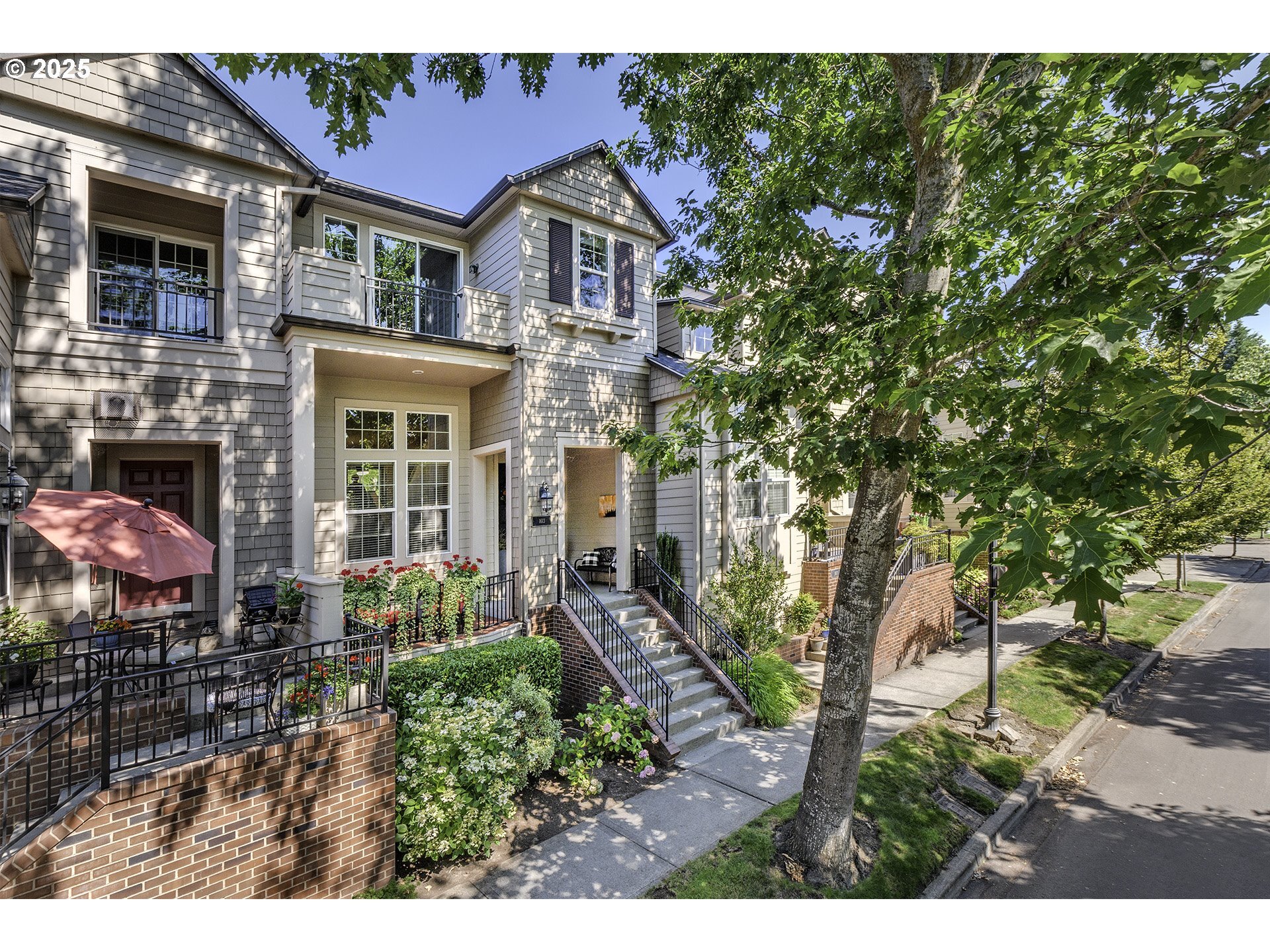 Property Photo: 1613 NE Ashberry Dr OR 97124