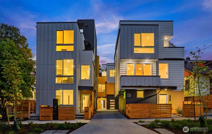 725  18th Avenue C  Seattle WA 98122 photo
