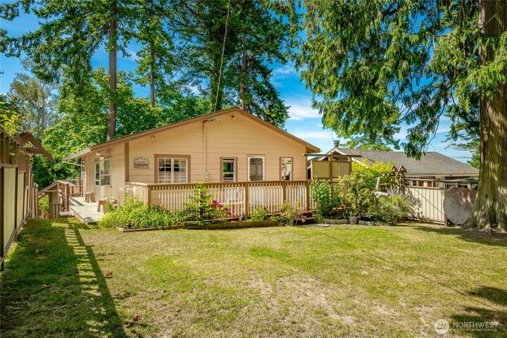 Property Photo:  5045  Maple Street  WA 98230 