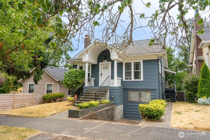 Property Photo: 6027 28th Avenue NE WA 98115