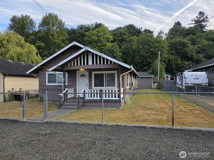 2320  Cherry Street  Aberdeen WA 98520 photo