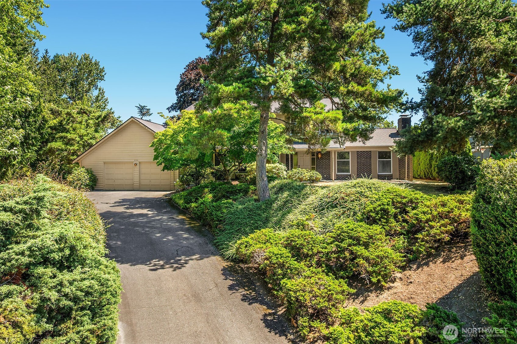 Property Photo:  6140  130th Avenue NE  WA 98033 