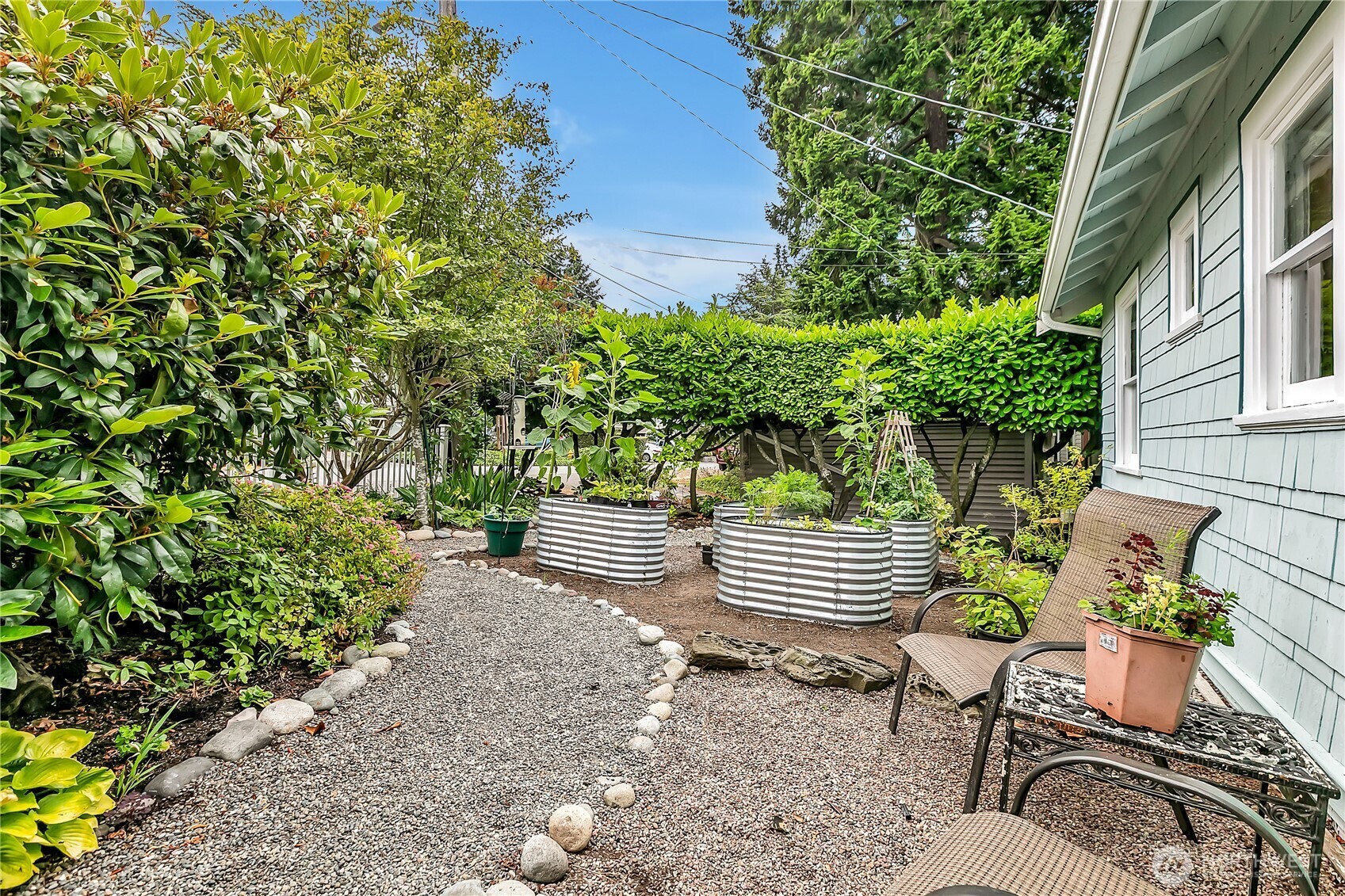 Property Photo: 15229 22nd Avenue SW WA 98166