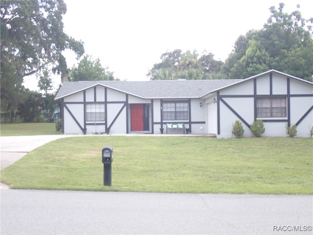 Property Photo:  6139 W Pine Circle  FL 34429 