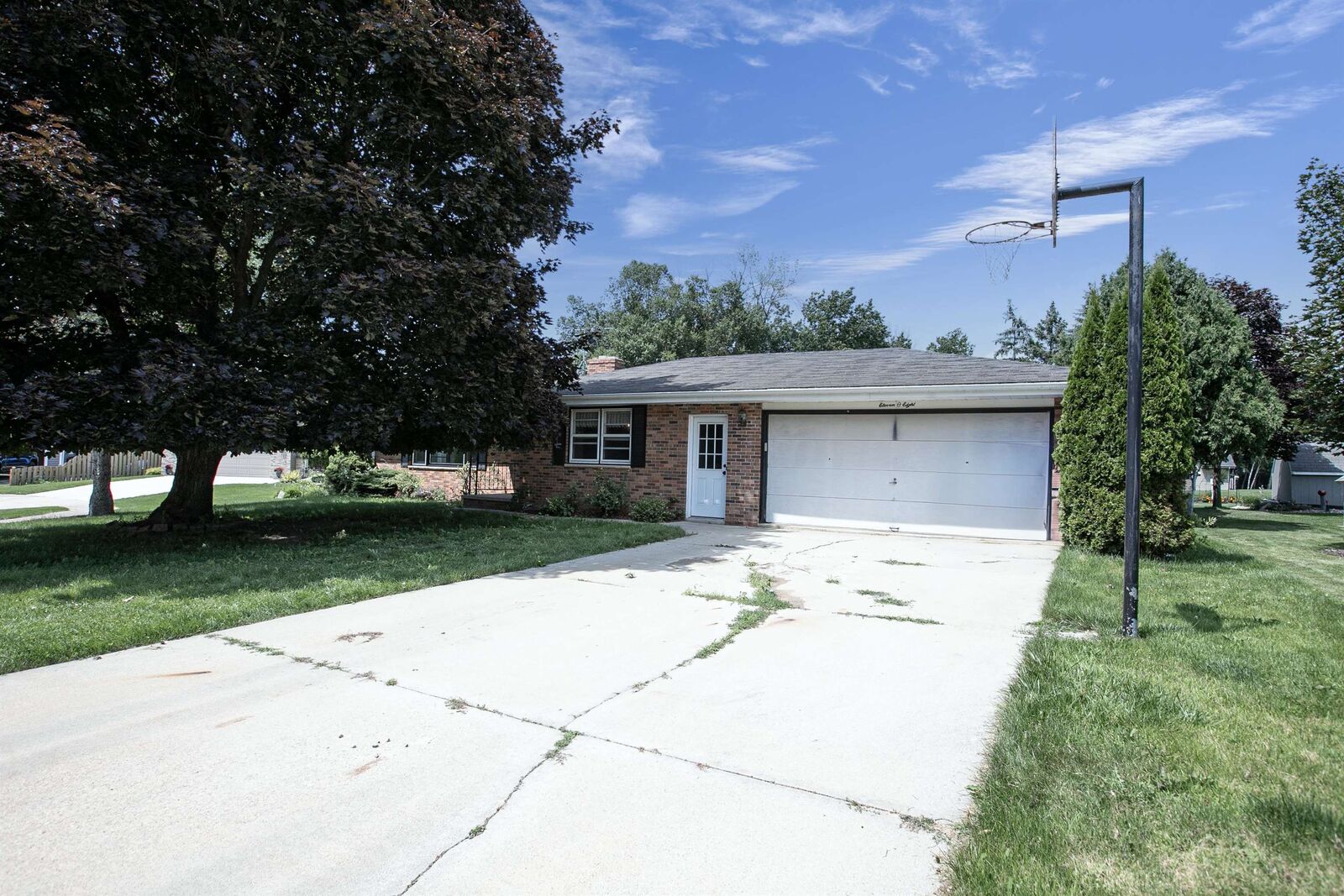 Property Photo: 1108 Holly Court WI 54130-2630