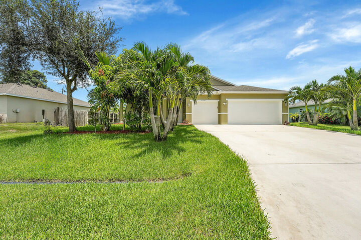 Property Photo: 4326 SW Calah Circle FL 34953
