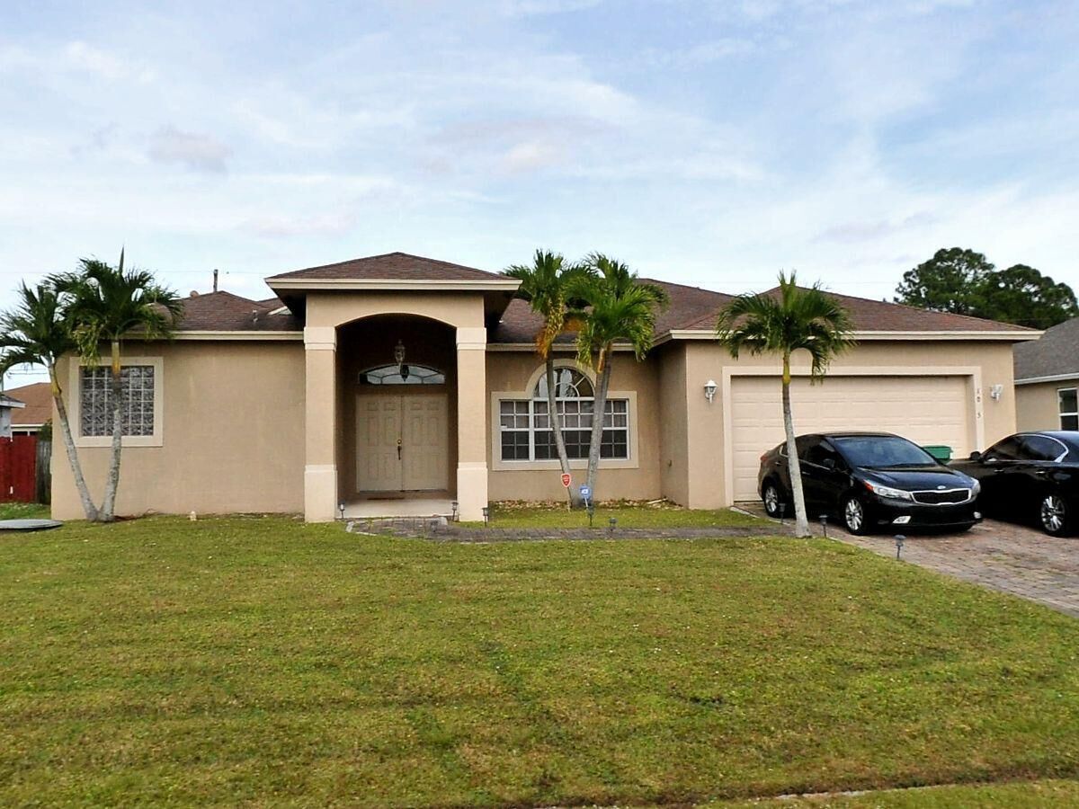 Property Photo: 1025 SW Dartmouth Avenue FL 34953