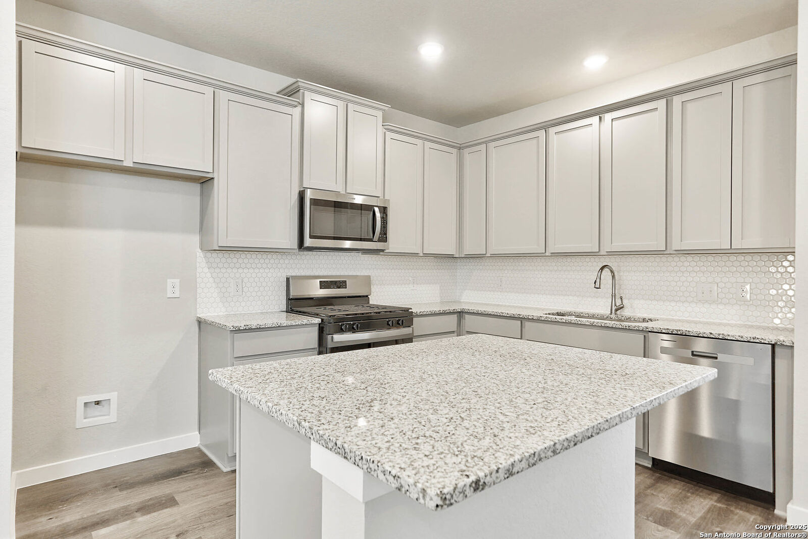 Property Photo:  5719 Marble Falls  TX 78244 